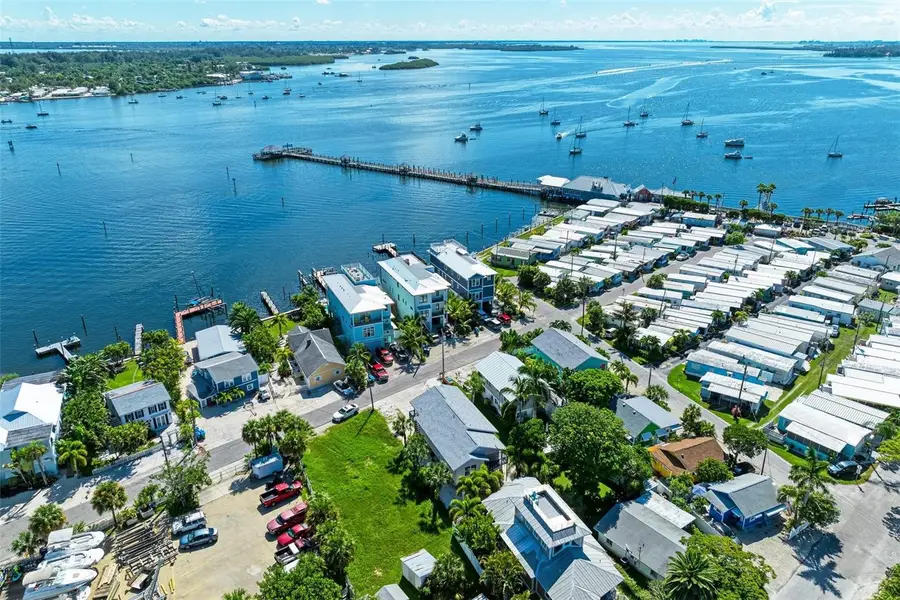 204 Bay Drive N, Bradenton Beach, FL 34217 - #3