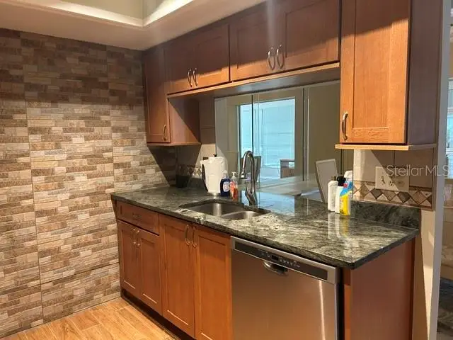 7102 W Country Club Drive N, Sarasota, FL 34243 - #3