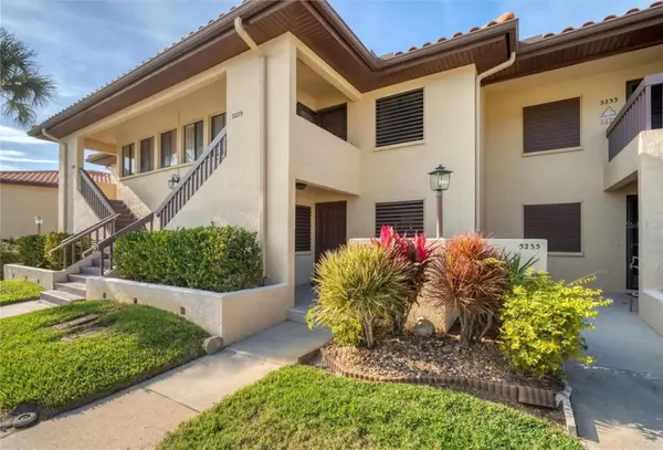 5231 Lake Village Drive #27, SARASOTA, FL 34235