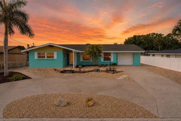 9907 Royal Palm Drive, BRADENTON, FL 34210