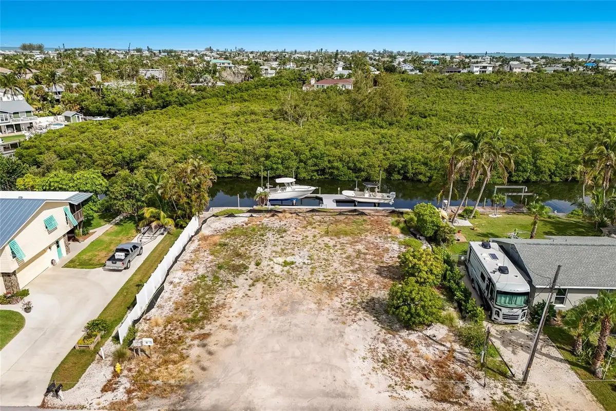 508 77th Street, Bradenton Beach, FL 34217 - #1