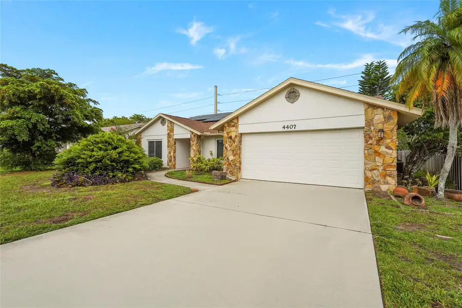 4407 Diamond Circle N, Sarasota, FL 34233 - #2