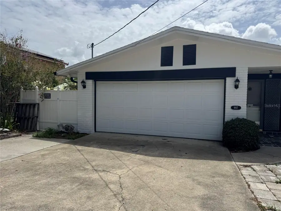 907 S Florida Avenue, Tarpon Springs, FL 34689 - #2