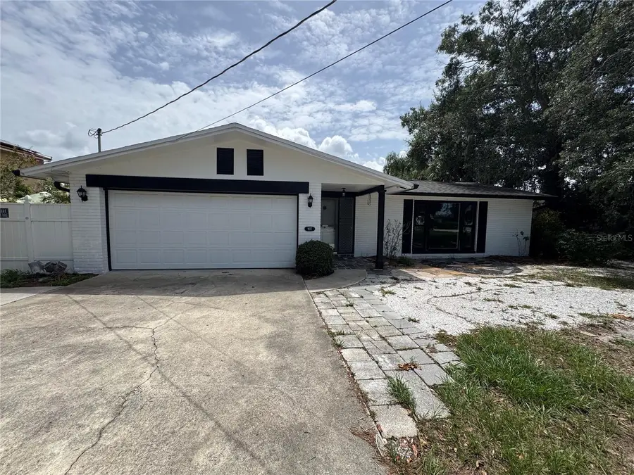 907 S Florida Avenue, Tarpon Springs, FL 34689 - #3