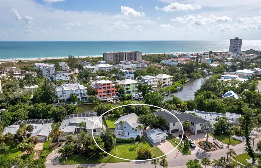430 Island Circle, Sarasota, FL 34242 - #3