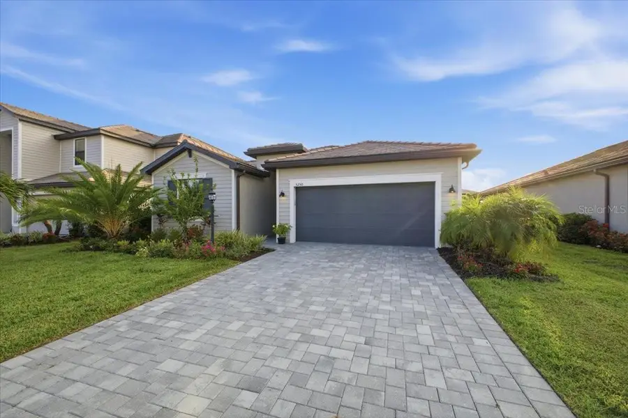 5250 Coral Reef Way, Lakewood Ranch, FL 34211 - #2