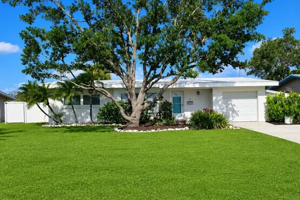 211 22nd Street Ne, BRADENTON, FL 34208