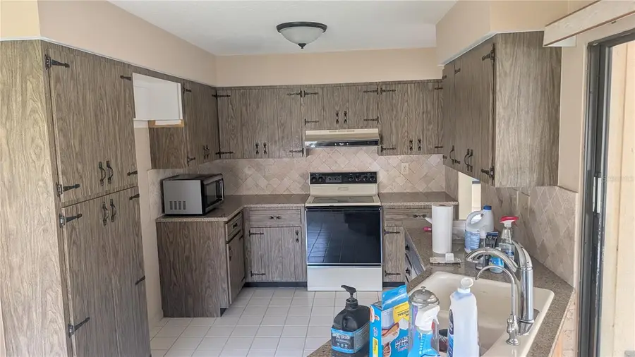 3720 Pin Oaks Street, Sarasota, FL 34232 - #3