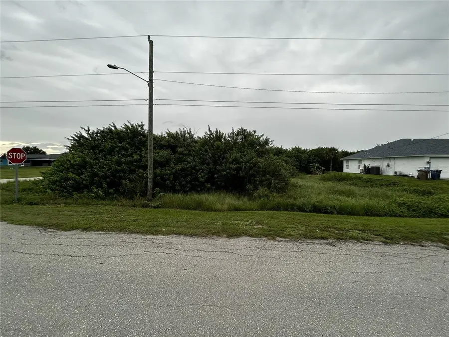 165 Pembroke Street, Lehigh Acres, FL 33974 - #3