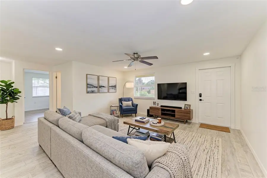 4319 Augustine Avenue, Sarasota, FL 34231 - #3