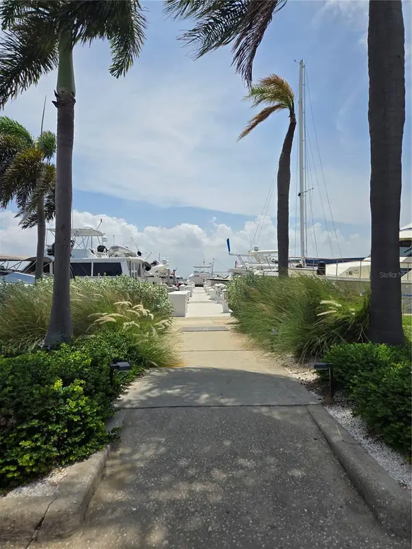 2800 Harbourside Drive #D-16, LONGBOAT KEY, FL 34228