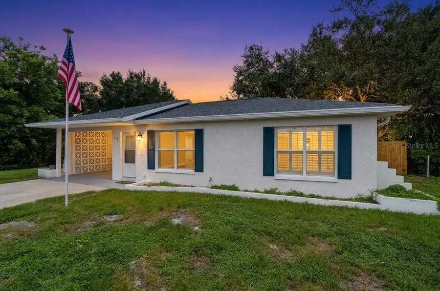879 E Seminole Drive, Venice, FL 34293 - #2