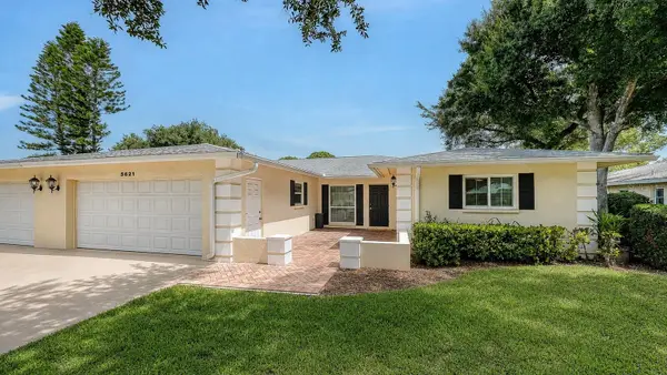 5621 Palm Aire Drive, SARASOTA, FL 34243