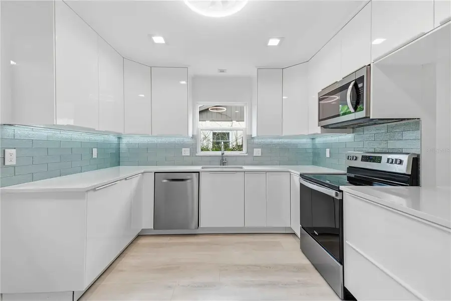 4756 Oak Hill Drive #16, Sarasota, FL 34232 - #3