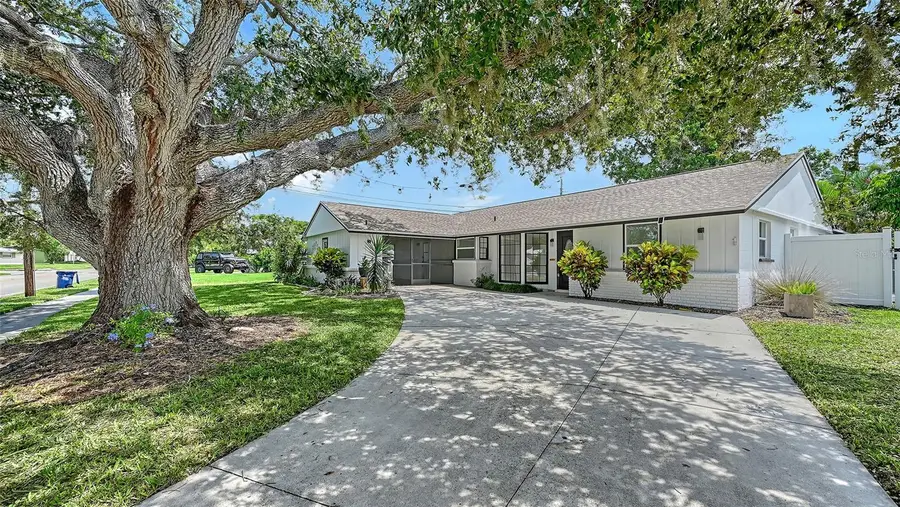 6711 S Lockwood Ridge Road, Sarasota, FL 34231 - #2