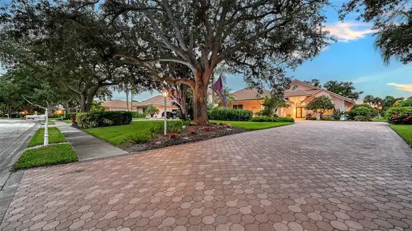 5476 Golf Pointe Drive, SARASOTA, FL 34243
