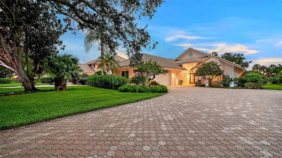 5476 Golf Pointe Drive, Sarasota, FL 34243 - #2