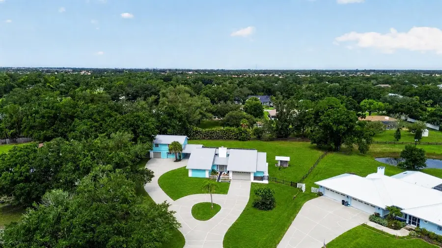 1305 Greenfield Circle, Venice, FL 34292 - #2