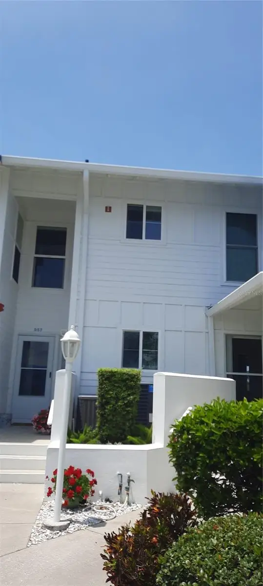 957 Sandpiper Circle, BRADENTON, FL 34209