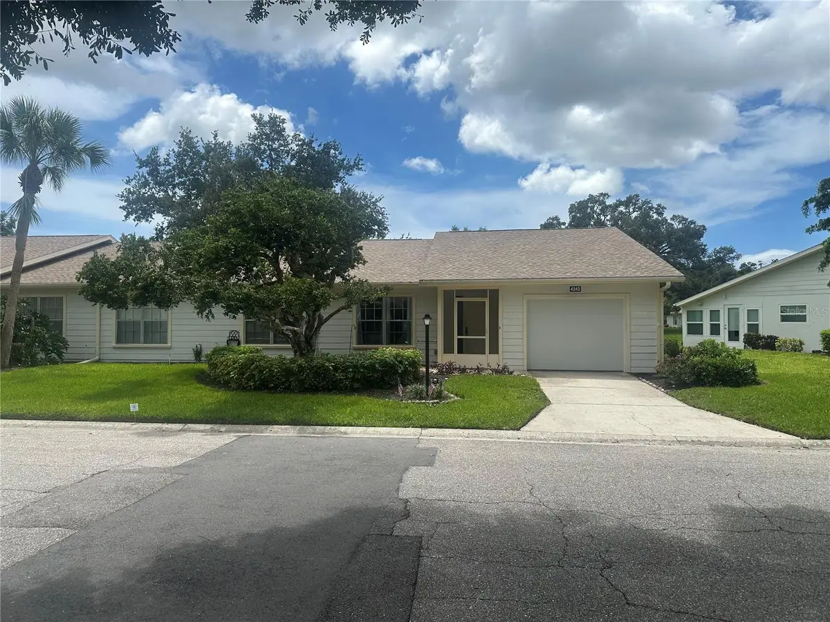 4242 Oakhurst Circle E, Sarasota, FL 34233 - #1