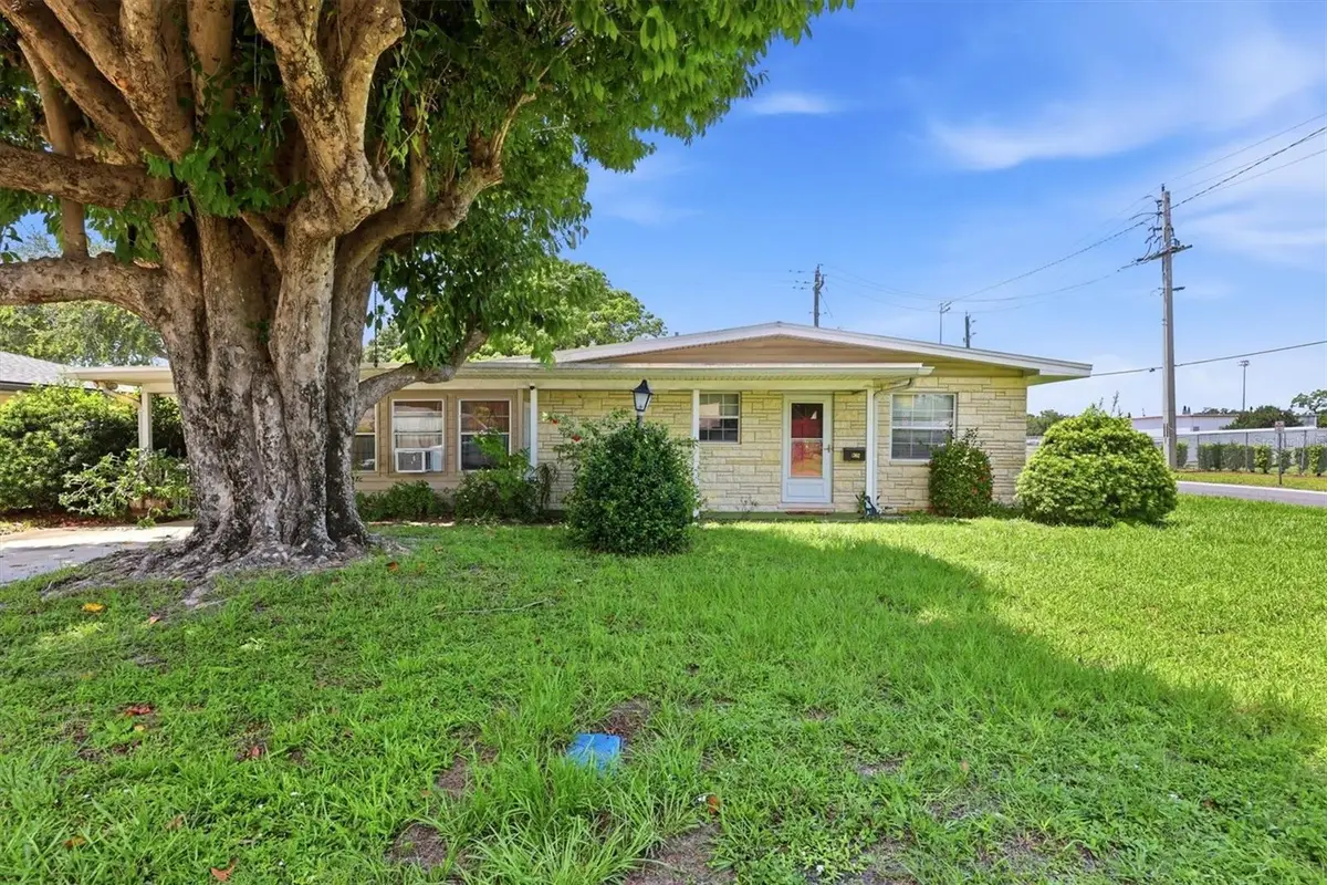 1302 32nd Street W, Bradenton, FL 34205 - #1