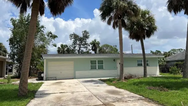 2618 Lakeshore Circle, PORT CHARLOTTE, FL 33952
