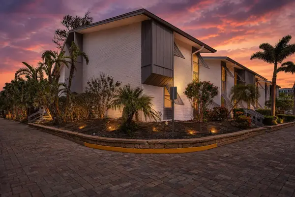 1141 W Peppertree Drive #1141, SARASOTA, FL 34242