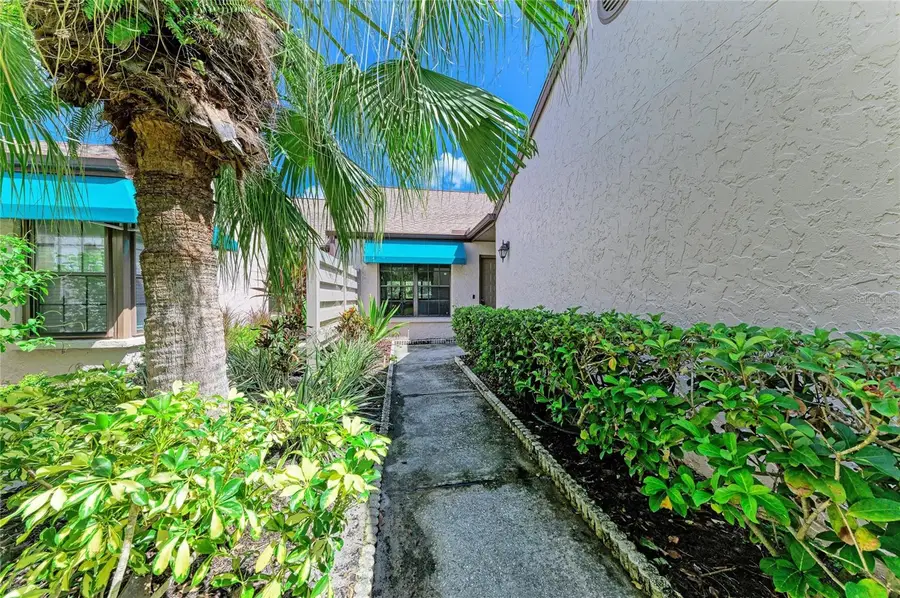 6085 Clubside Drive, Sarasota, FL 34243 - #2