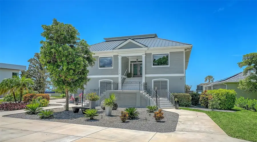 7418 Westmoreland Drive, Sarasota, FL 34243 - #2