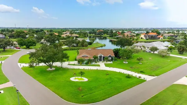6187 9th Avenue Circle Ne, BRADENTON, FL 34212