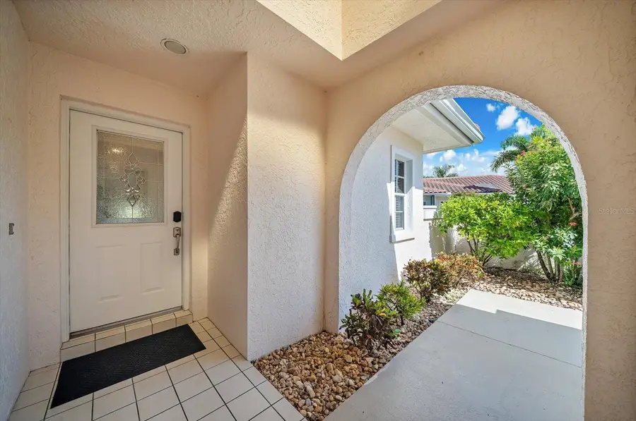 7306 Golf Pointe Circle, Sarasota, FL 34243 - #3