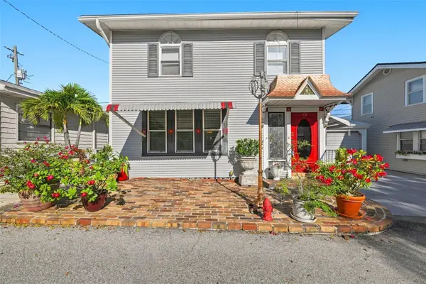 10 Plaza Street E, BRADENTON, FL 34208