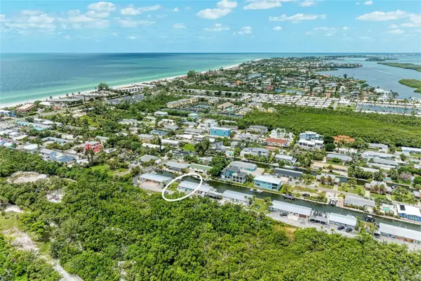 707 Saint Judes Drive S #1, LONGBOAT KEY, FL 34228