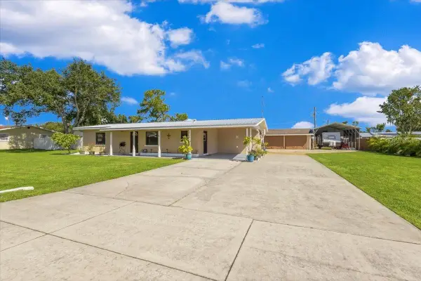 5715 29th Avenue Drive E, BRADENTON, FL 34208