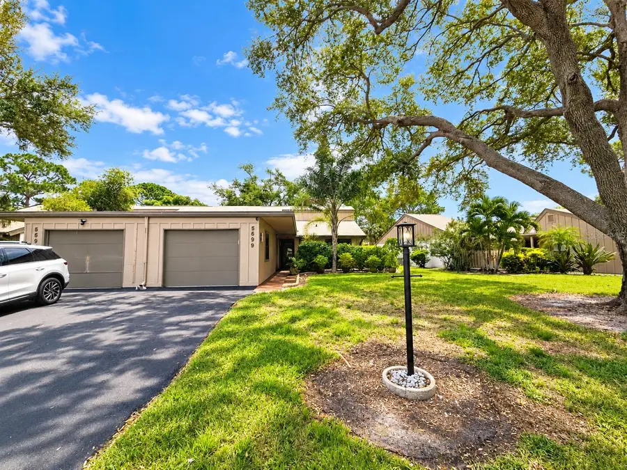 5699 Westwind Ln, Sarasota, FL 34231 - #3