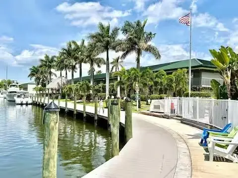 7150 N Tamiami Trail #C216, SARASOTA, FL 34243