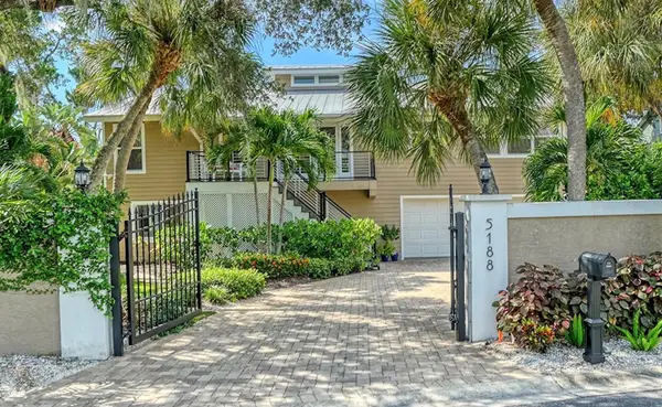 5188 Siesta Woods Drive, SARASOTA, FL 34242