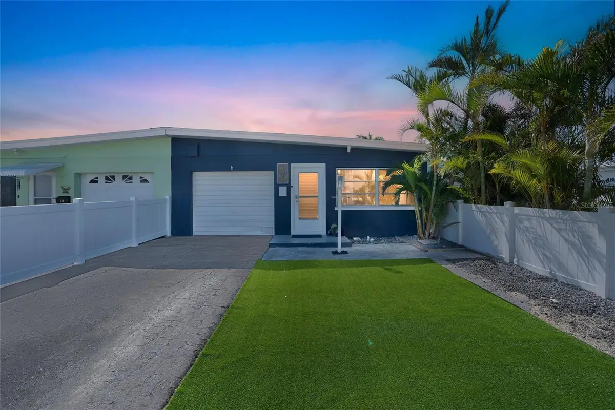 423 62nd Street, Bradenton Beach, FL 34217 - #1