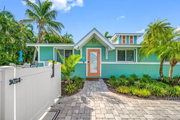 3007 Avenue E #B, BRADENTON BEACH, FL 34217