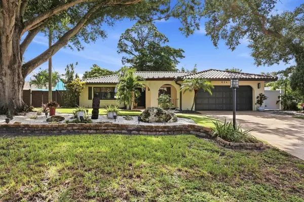 624 Saint Andrews Drive, SARASOTA, FL 34243