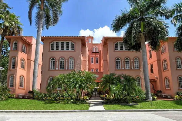 1221 N Palm Avenue #305, SARASOTA, FL 34236