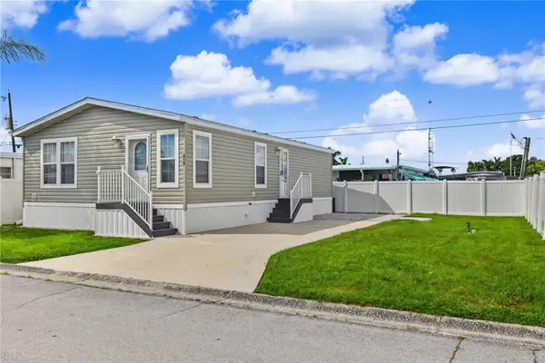 919 50th Avenue W, BRADENTON, FL 34207