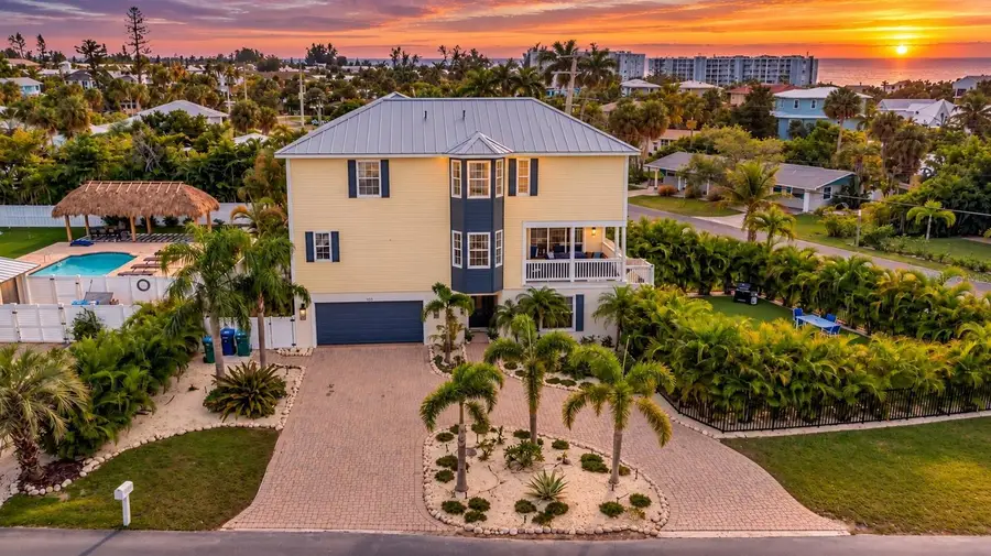 303 58th Street, Holmes Beach, FL 34217 - #3