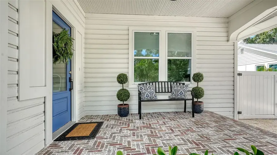 2546 Loma Linda Street, Sarasota, FL 34239 - #3