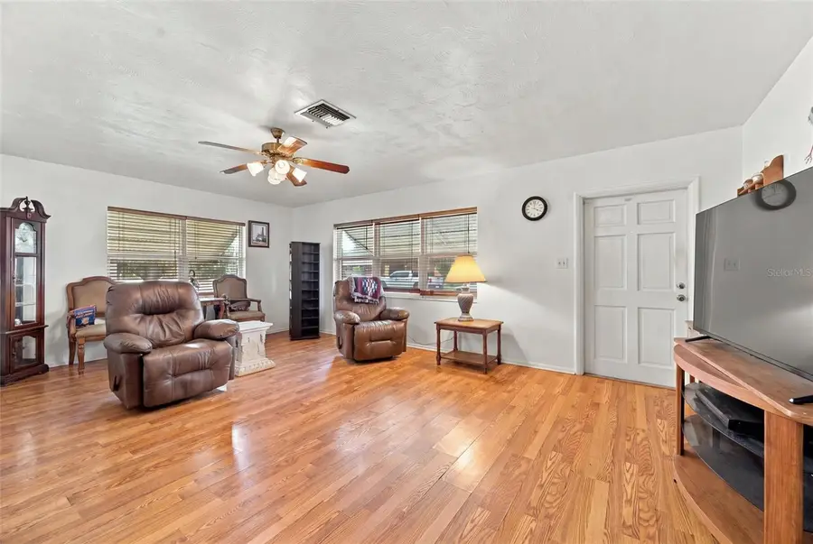 907 42nd Street W, Bradenton, FL 34205 - #3