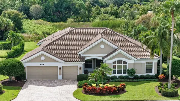 8008 Royal Birkdale Circle, LAKEWOOD RANCH, FL 34202
