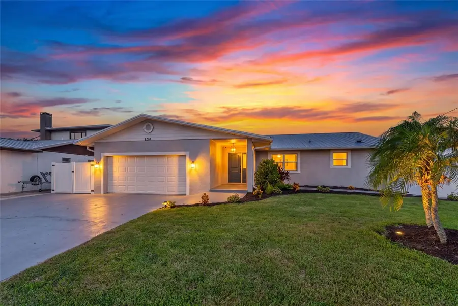 4219 2nd Avenue Ne, Bradenton, FL 34208 - #3