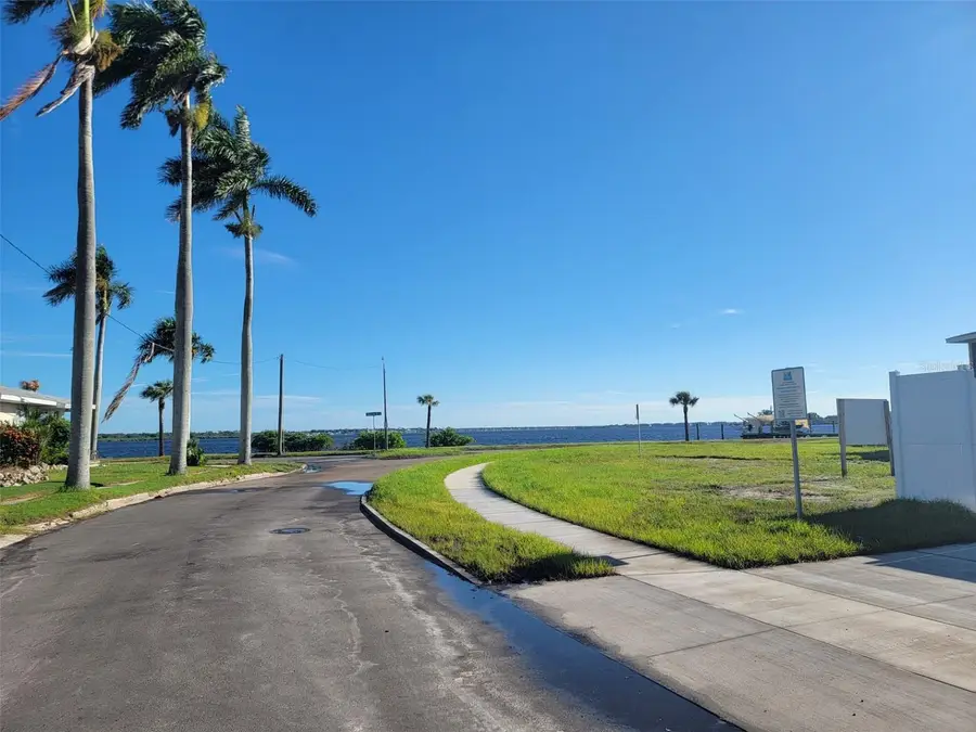 218 Crescent Court E, Bradenton, FL 34208 - #2