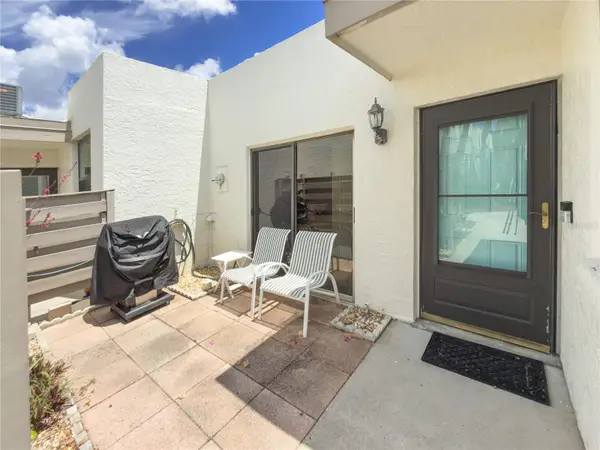 220 Lakewood Drive #220, BRADENTON, FL 34210
