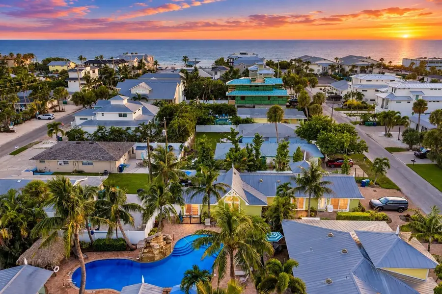 215 67th Street #6, Holmes Beach, FL 34217 - #2
